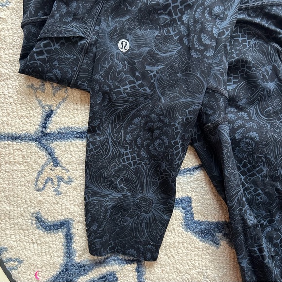 Lululemon Fast & Free 7/8 Tight 25" - Picture 12 of 13